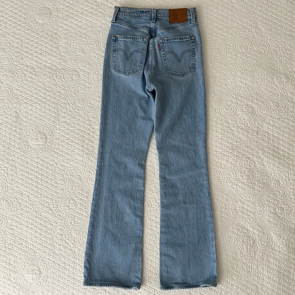 Levi's Premium Women’s Ribcage Boot Cut Jeans Tango Lighten Up Denim Sz 24 - Picture 12 of 14